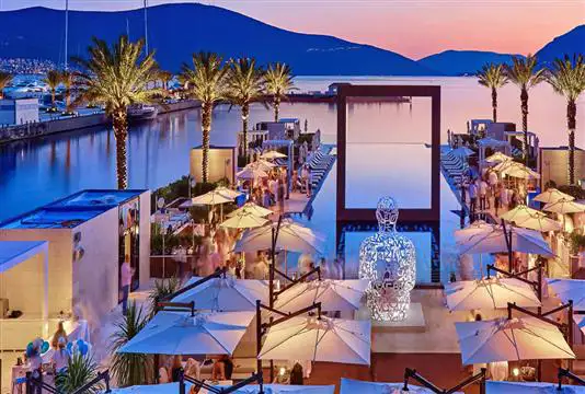 Regent Pool Club Residences Baia — Porto Montenegro off plan in Porto Montenegro