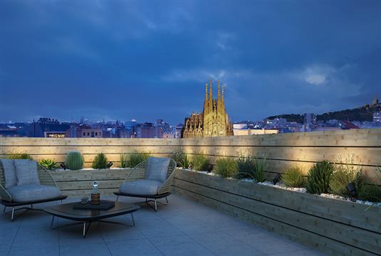 Barcelona, International
